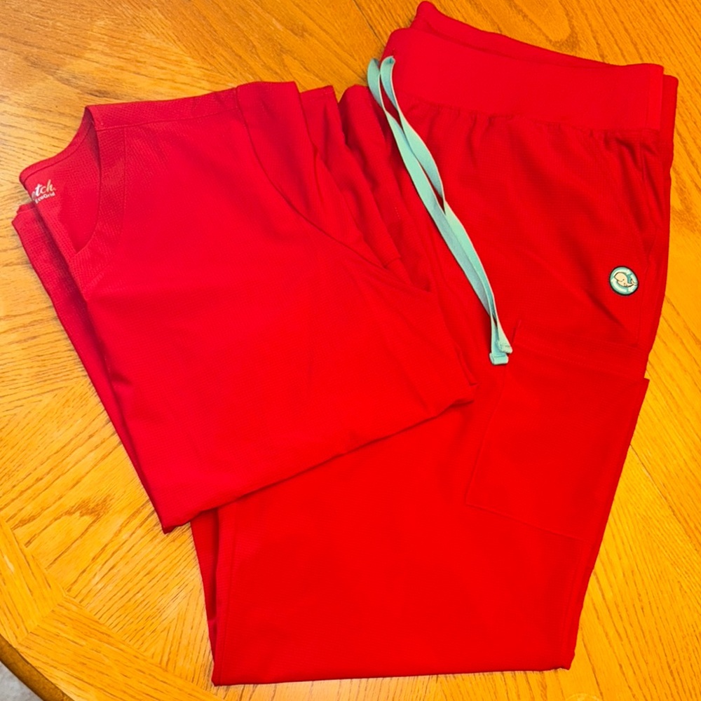 Women’s Easy Stretch Ecogrid scrub set